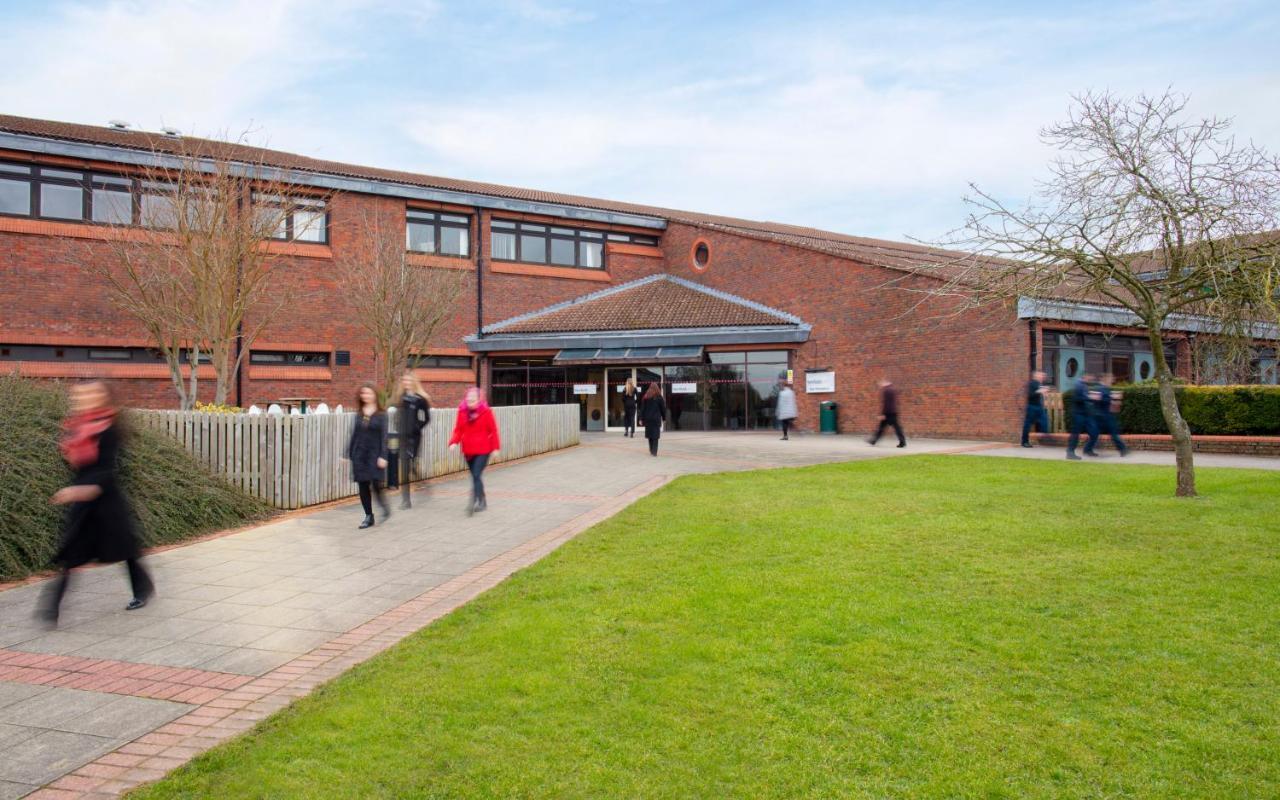 Yarnfield Park Training And Conference Centre Hotell Stone  Exteriör bild